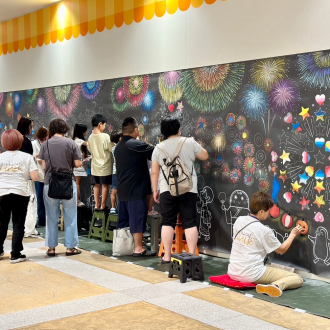 チョークアートで恐竜の絵を完成させよう！