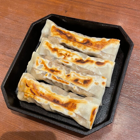 映画のチケットまたはファボーレアプリで鉄鍋棒餃子半額！店内、お持ち帰り両方でご利用できます！